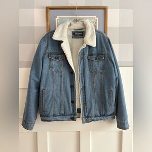 Men's Blue Vintage Style Denim Jacket with Sherpa Lining Size Large